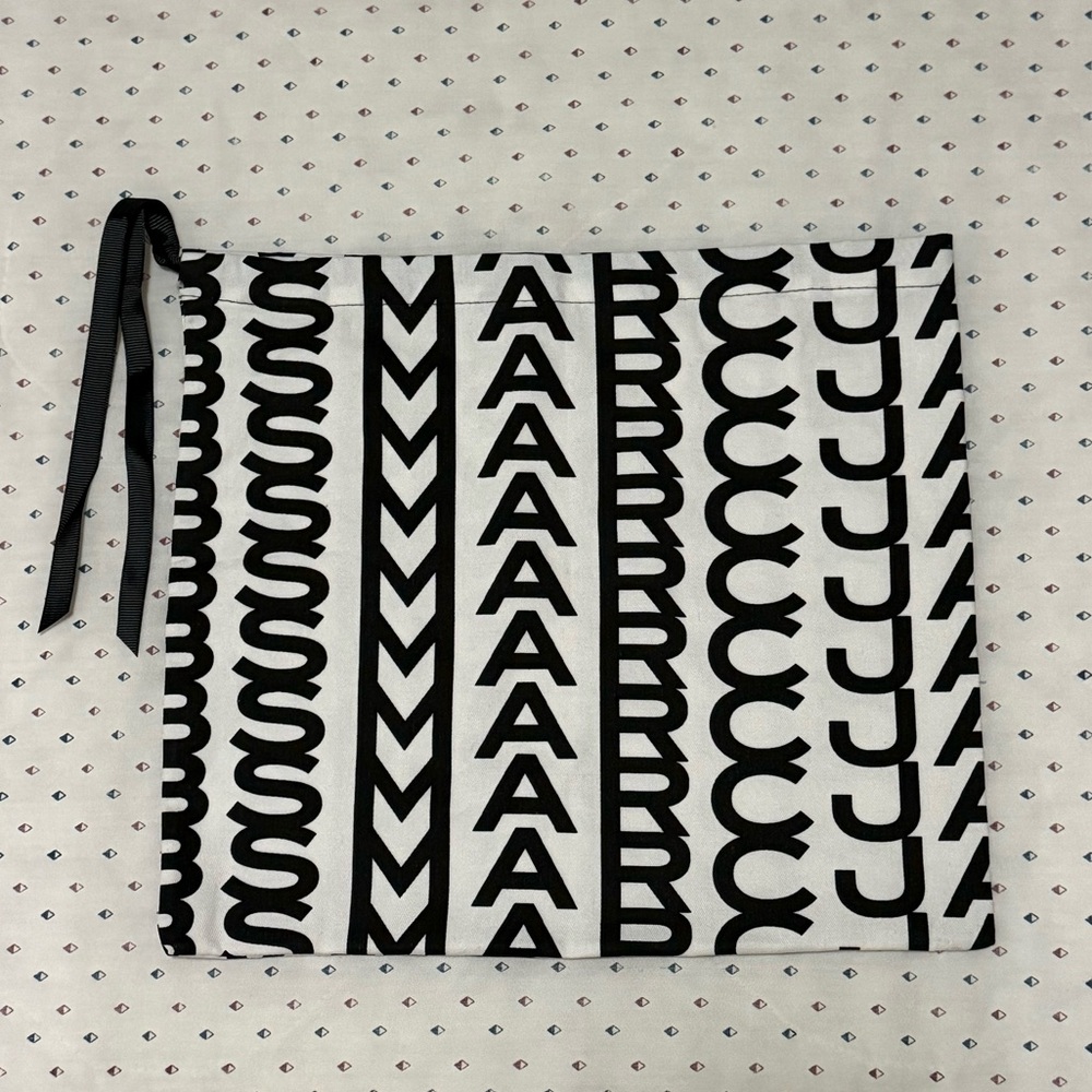 marc jacobs monogram dust bag